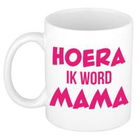 Hoera ik word mama - cadeau koffie mok / thee beker - wit met roze letters - 300 ml