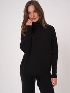 Oversized trui met hoge hals en koord