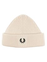 Fred Perry bonnet nervuré à logo appliqué - Tons neutres - thumbnail