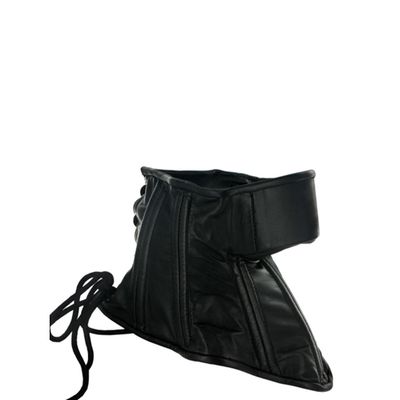 Lederen bondage nekcorset