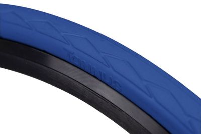 Tannus Semi Slick Regular Airless 700x28 Band - Blauw Tannus Semi Slick Regular Airless 700x28 Band - Blauw