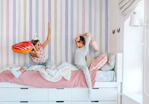 Behang Delicate Stripes Rol Multi Lila