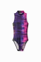 Geribbelde body met tie-dye - MATERIAL FINISHES - S