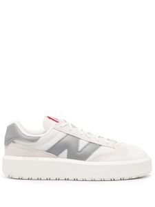 New Balance baskets lacées à patch logo - Blanc