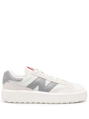 New Balance baskets lacées à patch logo - Blanc