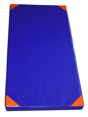MAT COVER WITH CORNER REINFORCEMENT AND HANDLES