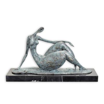 A MODERNIST BRONZE SCULPTURE OF A FEMALE NUDE