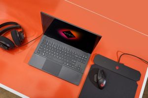 HP OMEN 15-en0135nd Notebook Zwart, Zilver 39,6 cm (15.6") 1920 x 1080 Pixels AMD Ryzen 7 16 GB DDR4-SDRAM 512 GB SSD NVIDIA® GeForce® GTX 1650 Ti Wi-Fi 5 (802.11ac) Windows 10 Home