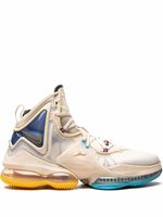 Nike baskets montantes LeBron 19 - Blanc - thumbnail