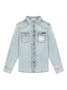 Dolce & Gabbana Kids chemise en jean à logo DG - Bleu