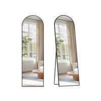 Staande passpiegel met gebogen design en aluminium frame, inktzwart