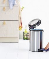 Brabantia newIcon pedaalemmer 12 liter met kunststof binnenemmer - Matt Steel Fingerprint Proof - thumbnail