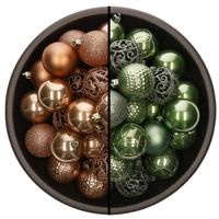 74x stuks kunststof kerstballen mix van camel bruin en salie groen 6 cm - Kerstbal