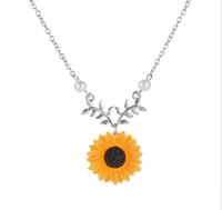 Delicate zonnebloem hanger ketting vrouwen creatieve imitatie parels sieraden ketting (zilver)