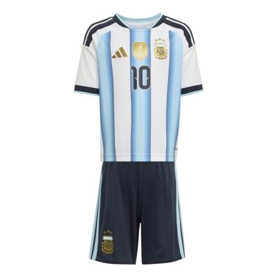 Argentinië Thuis Minikit 2026/2028 - Maat 98 - Kleur: DonkerblauwLichtblauwWit | Soccerfanshop Argentinië Thuis Minikit 2026/2028 - Maat 98 - Kleur: DonkerblauwLichtblauwWit | Soccerfanshop