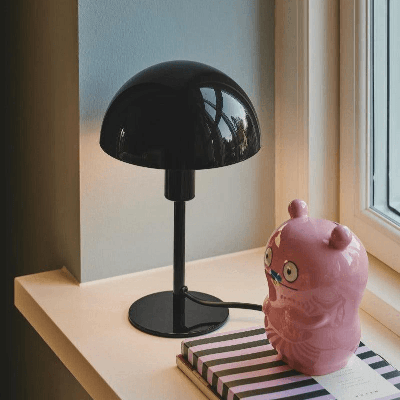 Kleine zwarte tafellamp met E14 fitting stekker en schakelaar &apos;Ellen Mini&apos;