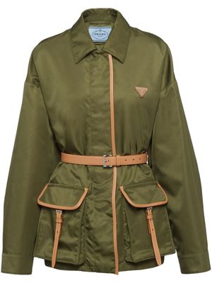Prada veste Re-Nylon à taille ceinturée - Vert