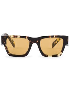 Prada Eyewear lunettes de soleil rectangulaires Symbole - Marron