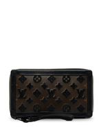 Louis Vuitton Pre-Owned 2019 pre-owned Monogram Tuffetage Soft Trunk clutch - Bruin - thumbnail