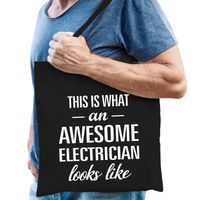 Awesome electrician / loodgieter cadeau tas zwart voor heren - thumbnail