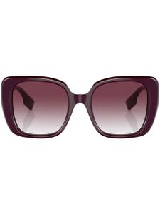 Burberry Eyewear lunettes de soleil Helena à plaque logo - Rouge