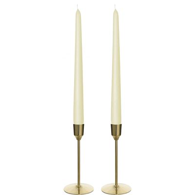 Kandelaars 2x aluminium goud 15 cm met 12x ivoor witte dinerkaarsen
