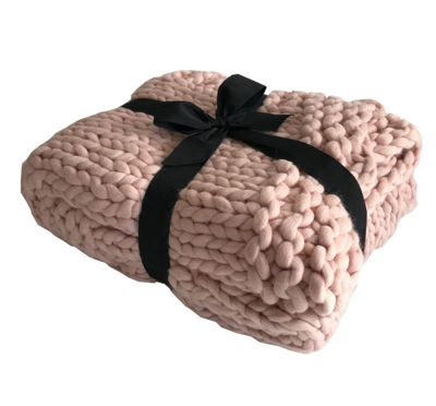 Plaid grof gebreid 100% wol roze