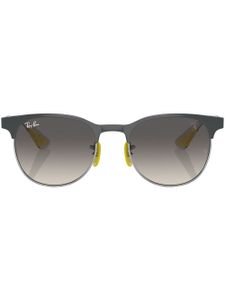 Ray-Ban x Ferarri lunettes de soleil à monture carrée - Gris