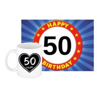 Verjaardag cadeau koffiemok 50 jaar - vrouw - krijtbord hartje - met A5 formaat wenskaart