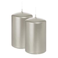 Cilinderkaars/stompkaars - 2x - metallic zilver - 6 x 8 cm - 29 branduren