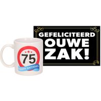 Verjaardag cadeau mok/beker 75 jaar print 300 ml + A5-size wenskaart ouwe zak - thumbnail