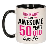 Verjaardag cadeau mok 50 jaar - zwart/roze - grappige tekst - 300 ml - keramiek - Sarah Verjaardag cadeau mok 50 jaar - zwart/roze - grappige tekst - 300 ml - keramiek - Sarah