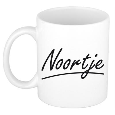 Noortje Naam koffiemok - beker - met sierlijke letters - wit - 300 ml - Cadeau - Dames
