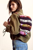 Middelgrote tas ontworpen door M. C. Lacroix - RED - U