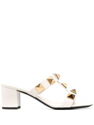Valentino Garavani sandales Rockstud - Tons neutres