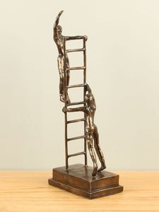 Bronzen beeld To the top, 43 cm