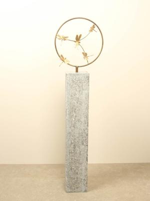 Bronzen sculptuur ring met 5 messing libellen, Ø 32 cm