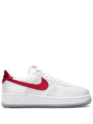 Nike "baskets Air Force 1 Low '07 ""Satin White/Varsity Red" - Blanc