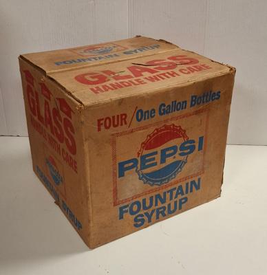 Pepsi Fountain Syrup Kartonnen Doos met 4 Glazen Gallon Flessen - Origineel