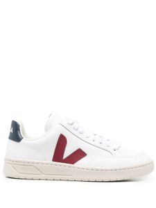 VEJA baskets lacées à patch logo - Blanc