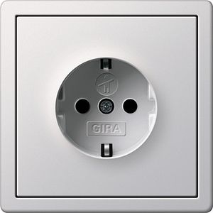 Stopcontact met randaarde glanzend wit Gira F100