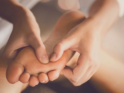 Voetenreflexmassage bij Veronica's Beauty & Wellness (45 min.) Voetenreflexmassage bij Veronica's Beauty & Wellness (45 min.)