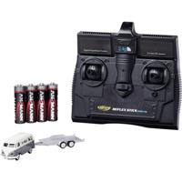 Carson Modellsport 500504166 VW T1 Bus Kastenwagen mit Autoanhänger 1:87 RC auto Elektro Bus Incl. accu, oplader en batterijen voor de zender