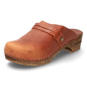 Clog, toffee Maat: 39