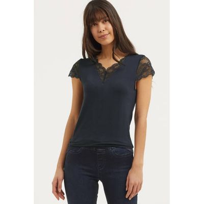 Rosemunde T-shirt met kant donkerblauw Rosemunde T-shirt met kant donkerblauw