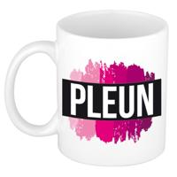 Pleun naam cadeau koffie mok - beker - met roze verfstrepen - Cadeau collega - moederdag