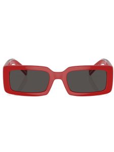 Dolce & Gabbana Eyewear lunettes de soleil rectangulaires à logo imprimé - Rouge