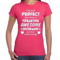 Freaking awesome Husband / echtgenoot cadeau t-shirt roze dames