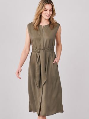 Mouwloze jurk met blinde knoopsluiting en tailleband