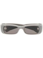 Balenciaga Eyewear lunettes de soleil rectangulaires à plaque logo - Gris